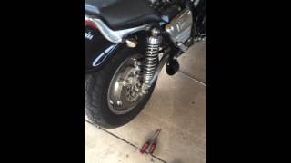 1990 Yamaha Vmax  Straight Pipe idle [upl. by Ennaitsirk]