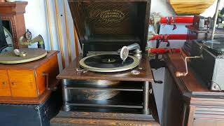 The Bombardier Song Bing Crosby Columbia Grafonola Gramophone [upl. by Eisele]