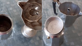 ☕☕كيفاش تنضفي العصاره ديال القهوهCOMMENT NETTOYER LA CAFETIERE ITALIENNE☕☕ [upl. by Twum]