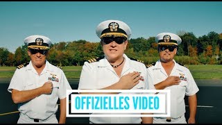 Schlagerpiloten  Lass mich der Captain deines Herzen sein offizielles Video [upl. by Welbie154]