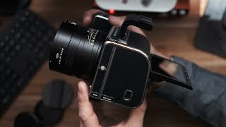 NEW Hasselblad 907x CFV 100c Review  100MPX MEDIUM FORMAT CAMERA [upl. by Yelsna]