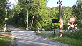 Spoorwegovergang Gabrovo Габрово BG  Railroad crossing  Железопътен прелез [upl. by Martyn]