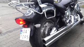 Yamaha DragStar 1100 Custom Cobra Exhaust [upl. by Eveneg123]