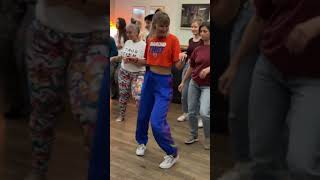 Clase de pasitos de bachata 🇩🇴🇩🇪 annabaila [upl. by Khosrow]