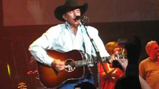 George Strait  Folsom Prison Blues LIVE 9252009 [upl. by Aicenra]