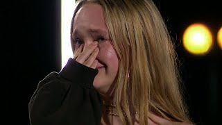 Ebba Dahlman brister ut i gråt under sitt besked i Idol 2017  Idol Sverige TV4 [upl. by Odelinda686]