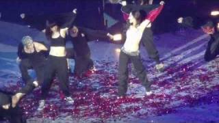 SNSD Concert Yuri solo dance w MinhoSHINee  Shanghai 100417 [upl. by Inaliel945]