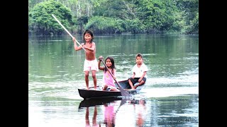 Crianças e canoas no rio Copatana [upl. by Neslund752]