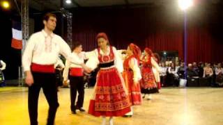 Danse folkorique portugaise au cours dune fête à Limeil Brévannes [upl. by Wescott]