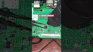 Melepas ic eprom untuk Sofware youtubeshorts servistv [upl. by Anaid544]