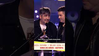 El homenaje del público a Estopa al recoger el premio a mejor gira en Los40 Music Awards [upl. by Naujej]