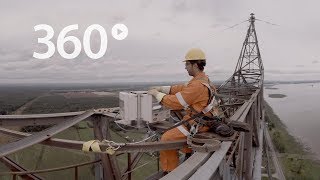 Au sommet avec un monteur de ligne  une expérience en vidéo 360 vidéo 360 4K [upl. by Enwad780]