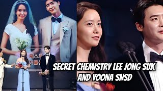 Lee Jong Suk and Yoona SNSD Win the Best Couple Award at the 2022 MBC Drama Awards kpopnews [upl. by Aikar]