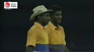 🔥 Muttiah Muralitharan Odi Debut  Colombo RPS  Pravin Amre 1st Wicket 🇮🇳 Tour Of 🇱🇰 1993 [upl. by Gaeta448]