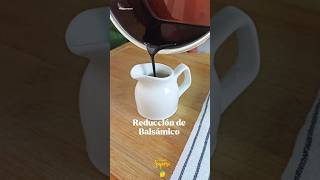 Reducción de vinagre balsámico  Reducción de aceto Balsámico balsamicvinegar [upl. by Etteuqram]