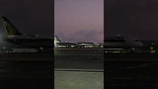 Singapore B78710 landed safely at WADDaviation penerbangan [upl. by Assille]