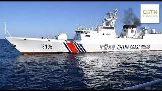 La Chine expulse les navires philippins qui pénètrent dans les eaux près de lîle de Huangyan [upl. by Ayocat381]