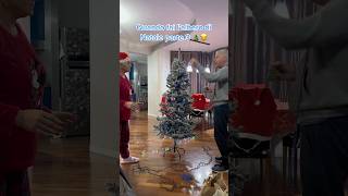 Avete fatto anche voi l’albero oggi 😂 shortsvideo valeriovaramo comedy mamma papa [upl. by Rexford6]