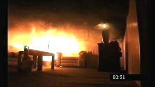 Christmas tree fire destroys a living room in under a minute [upl. by Natsirc]