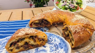 Pizzarolle mit fluffigem Teig Hackfleisch Käse und Tomaten 🥰 Alle wollen das Rezept mit Fertigteig [upl. by Intosh]