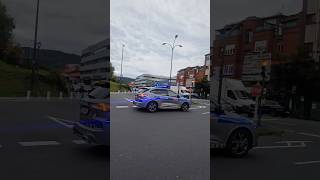 Ambulancia UVI Móvil de Osakidetza  Vehículo patrulla de la Policía Municipal de Bilbao [upl. by Waldo]