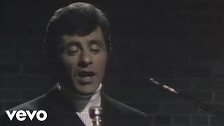 Frankie Valli  Cant Take My Eyes Off You Live [upl. by Elorac157]