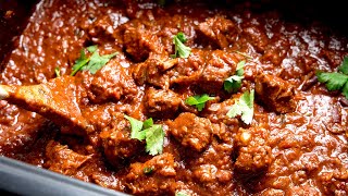 This Slow Cooker Beef amp Pork Chilli Is made for cold Winter evenings [upl. by Lynad511]