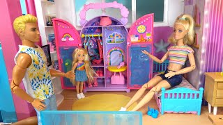 Barbie and Ken at Barbie Dream House Story w Barbie Sister Chelsea New Closet [upl. by Parsifal]