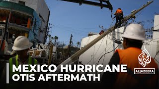 Mexican hurricane aftermath Residence begin cleaning up Acapulco despite dangers [upl. by Ginny6]