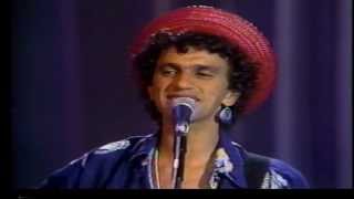 Caetano Veloso  Jeito de Corpo Ao vivo  1981 [upl. by Kerrin]