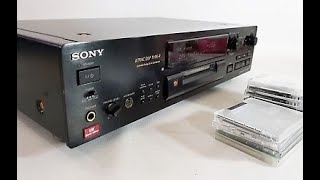 Vintage Sony Minidisc Player Review  MDS JB930 QS [upl. by Odlanyer]