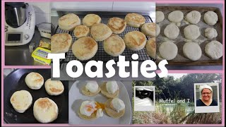 Toastis Aufbackbrötchen für den Toaster pochiertes Ei aus der Mikrowelle [upl. by Nerad]