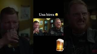 Una birra 🍺🍺😂😂 Alessandro Siani cristan desica [upl. by Lehcsreh199]