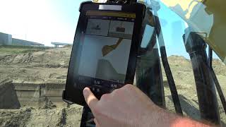 Trimble Earthworks na koparce CAT320  test maszyny ze Światem Operatora [upl. by Fortunia727]