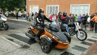 Katrineholm Veckan 2017 en motorcykel kortege [upl. by Allecram]