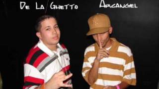 Arcangel y de la Ghetto  Ella me enloquece bailando [upl. by Doughty301]