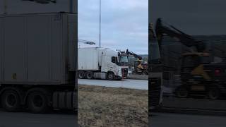 Volvo semi trailer drive on road shorts volvo semitrailer pixel9proxl hd [upl. by Arak]