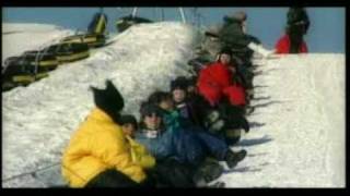 Le Village Vacances Valcartier en hiver Québec Canada [upl. by Dlarej]