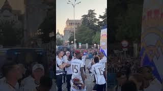 🤣 El BAILE de VINICIUS en CIBELES [upl. by Neelrahc]