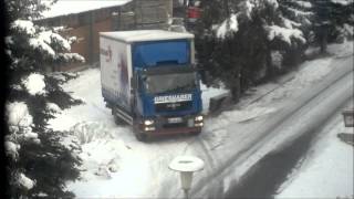 LKW im Schnee festgefahren  truck got stuck [upl. by Thedrick]