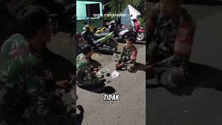 TNI BERDUA INI ADA ADA AJA BIKIN NGAKAK LIHAT KELAKUANNYA🤣 tniad fyptiktok army BABINSA komando [upl. by Spiegleman]