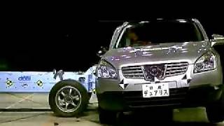 Crash Test 2009 Nissan Dualis Side Impact JNCAP [upl. by Keifer]