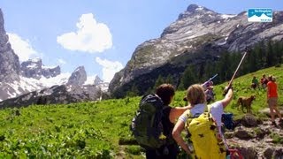 Wandern in Bayern Das Watzmannhaus im Nationalpark Berchtesgaden Oberbayern Deutschland [upl. by Ordisi449]