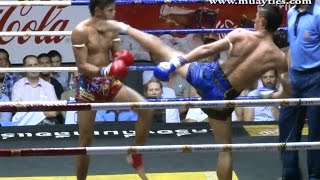 Muay Thai Fight  Rungpetch vs ET Rajadamnern Stadium Bangkok  22nd January 2015 [upl. by Idnew326]