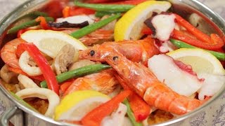 Seafood and Chicken Paella with Japanese Rice Recipe シーフードと鶏肉のパエリアの作り方 日本のお米を使ったレシピ [upl. by Nnylekoorb599]