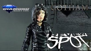 Toy Spot  Diamond Select Gotham Selina Kyle [upl. by Dunlavy]