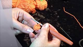 Mini citrouille au crochet pas à pas Tutoriel 13 Par Le fil dEléa [upl. by Asirahc578]