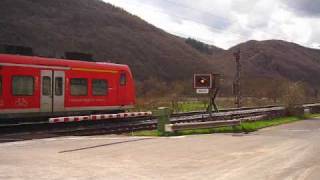 Bahnübergang quotHauptstraßequot Pommern  Baureihe 151 und 181 [upl. by Dulcine308]