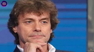 Alberto Angela ‘accoltellato’ dal conduttore Mediaset finisce nel sangue “È da pazzi” [upl. by Anorahs]