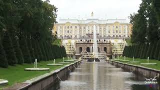 Russland Peterhof Schloss Parkanlage bei St Petersburg Kaskaden und Fontänen Петергоф [upl. by Ylrebmik]